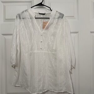 NWT BloomChic White Lace Blouse